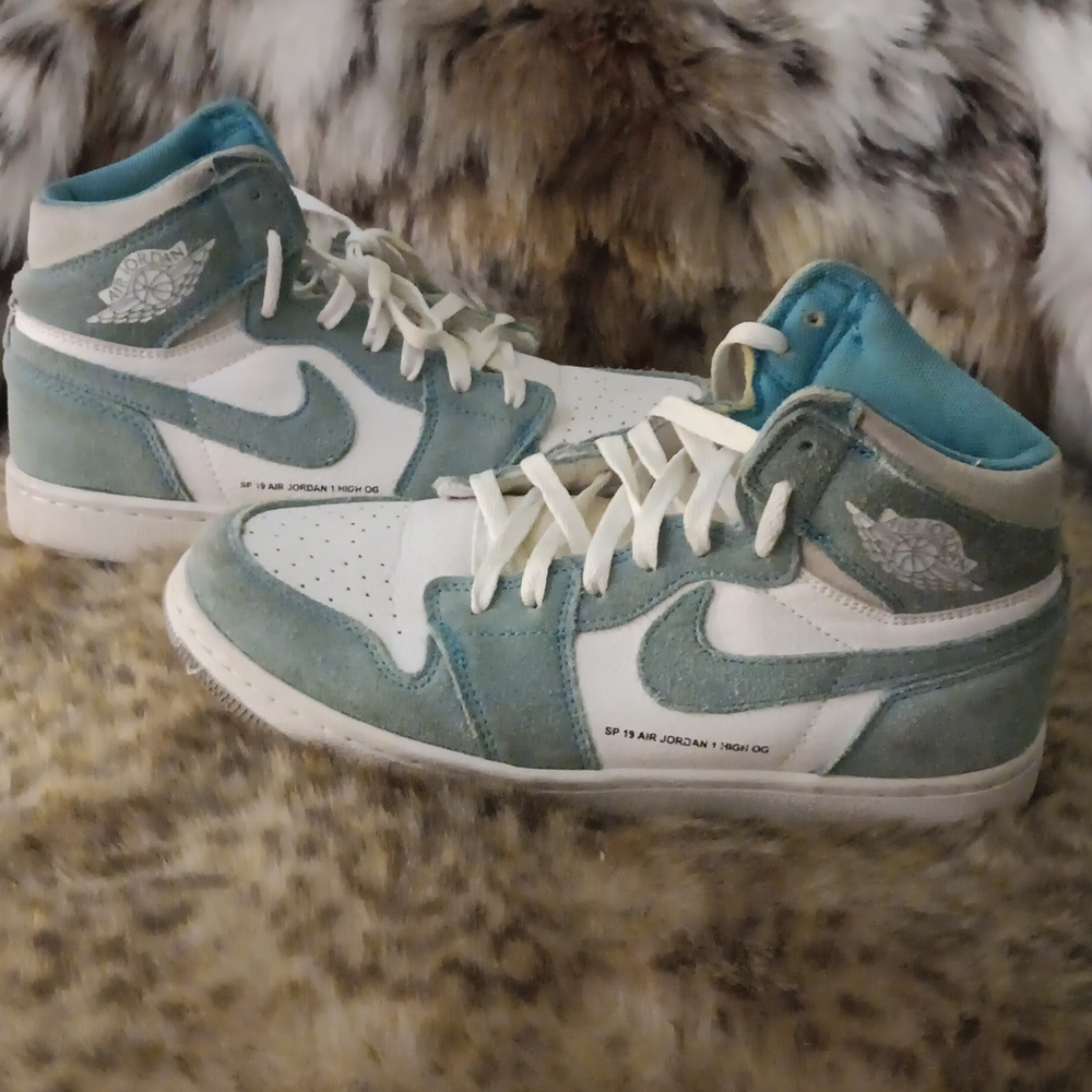 Air Jordan Hyper Royal Retro High Tops
